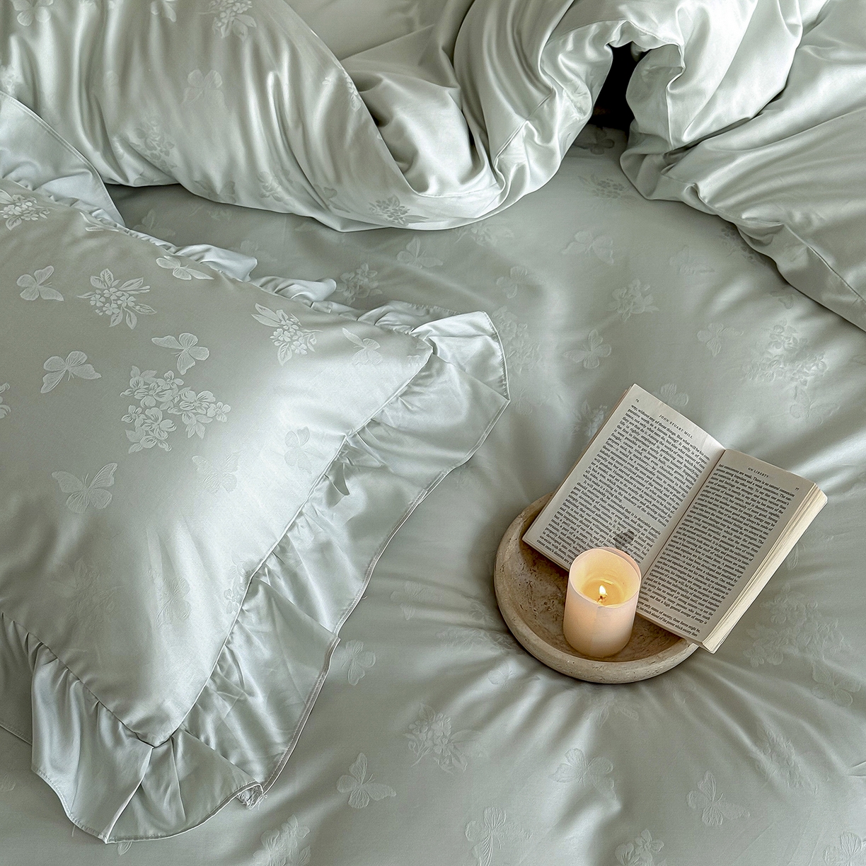 91家纺网 家纺一手货源 找家纺 花时间 2026新款轻法式天丝棉提花四件套-蝶恋花 （会员减10 参与日常超级立减后不低于348/368） 蝶恋花-绿