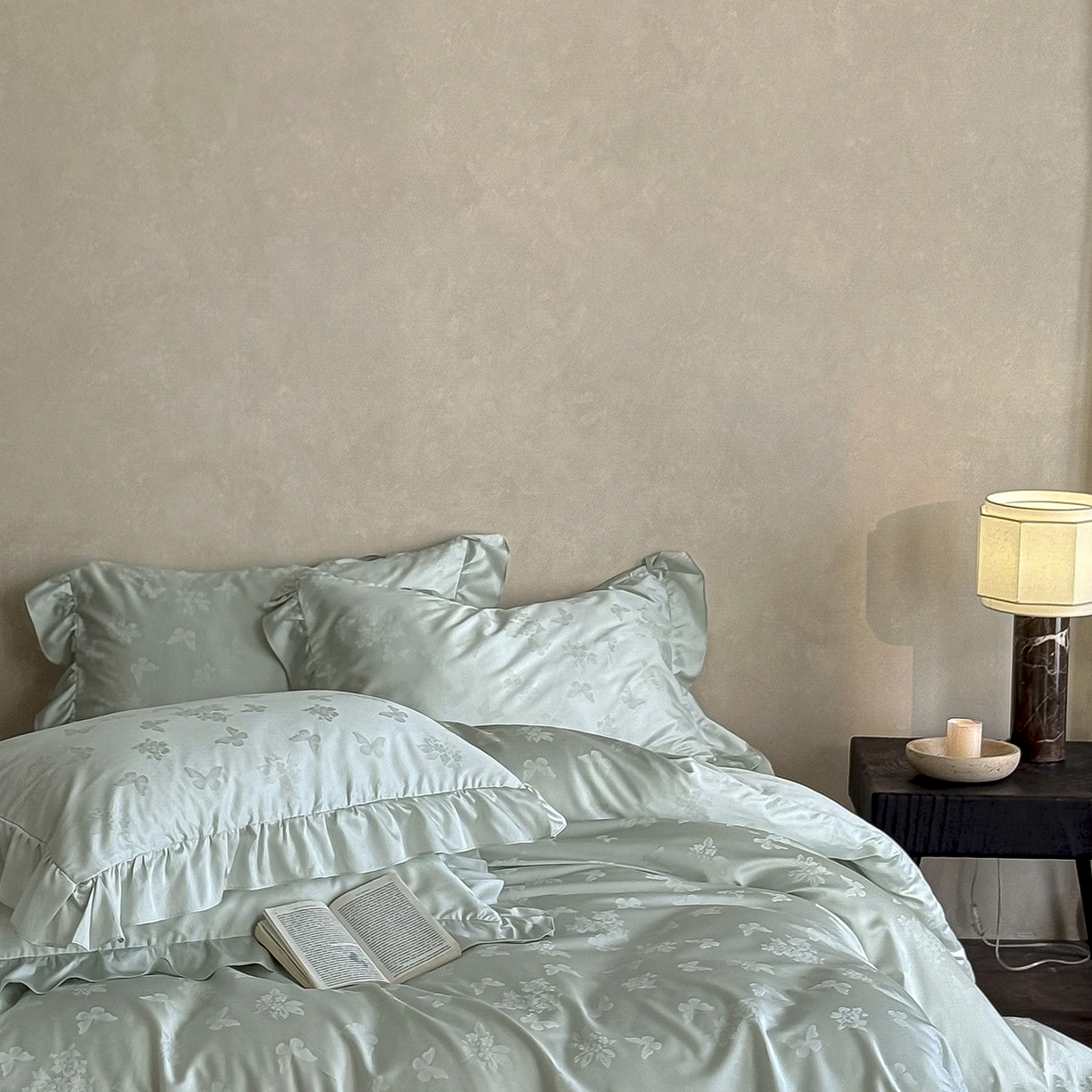 91家纺网 家纺一手货源 找家纺 花时间 2026新款轻法式天丝棉提花四件套-蝶恋花 （会员减10 参与日常超级立减后不低于348/368） 蝶恋花-绿