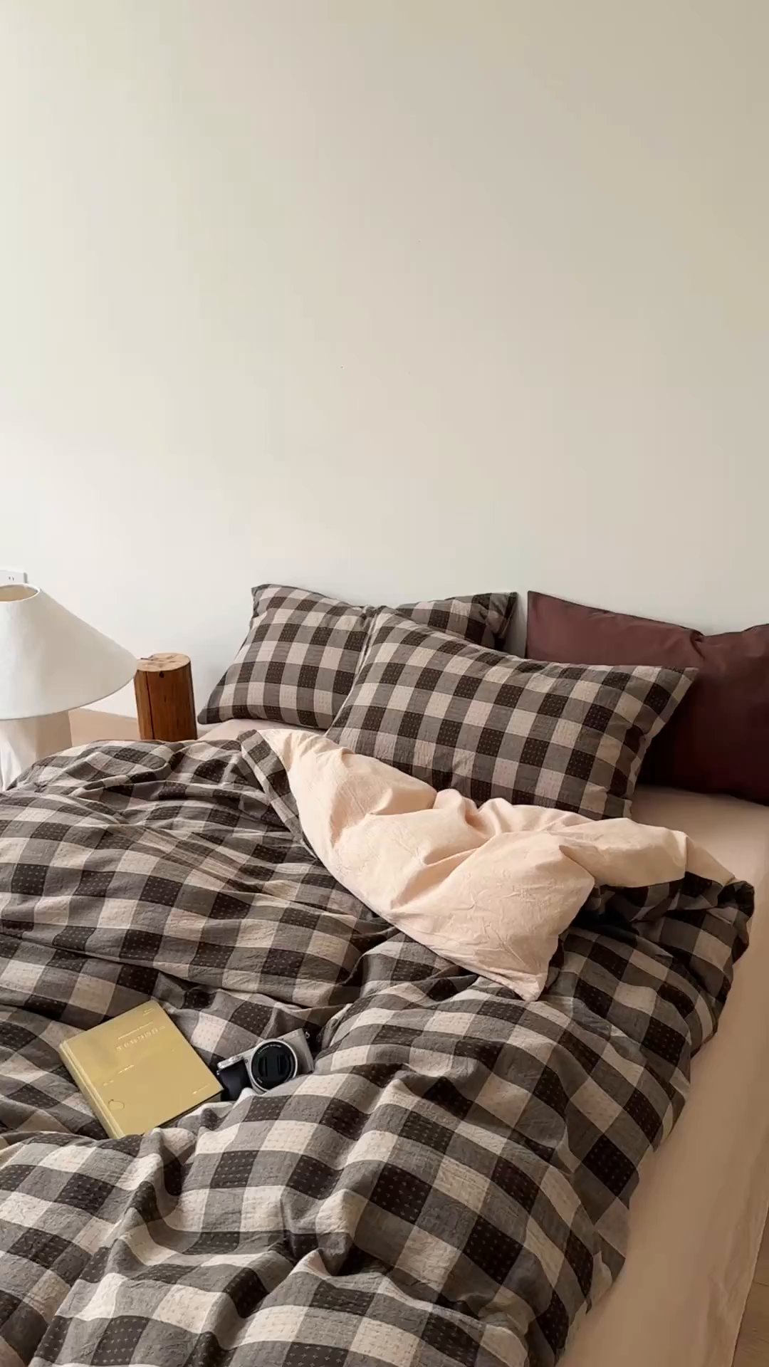 91家纺网 家纺一手货源 找家纺 艾沁家纺 2026新款复古风全棉色织水洗提花四件套 摩卡灰棋盘格十字提花主图