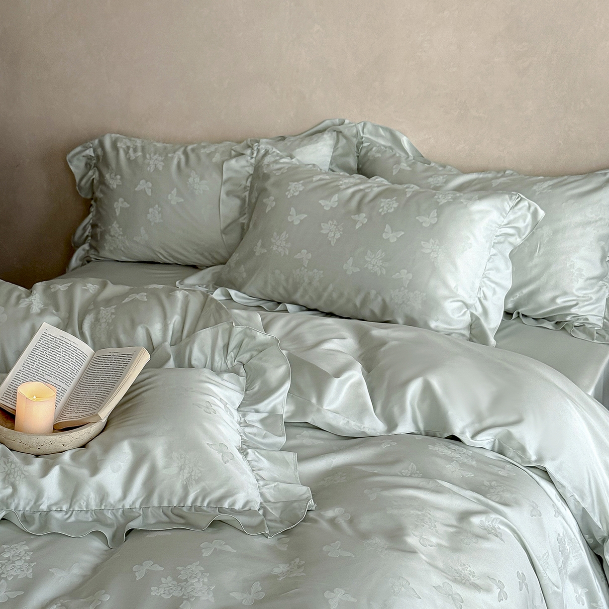 91家纺网 家纺一手货源 找家纺 花时间 2026新款轻法式天丝棉提花四件套-蝶恋花 （会员减10 参与日常超级立减后不低于348/368） 蝶恋花-绿