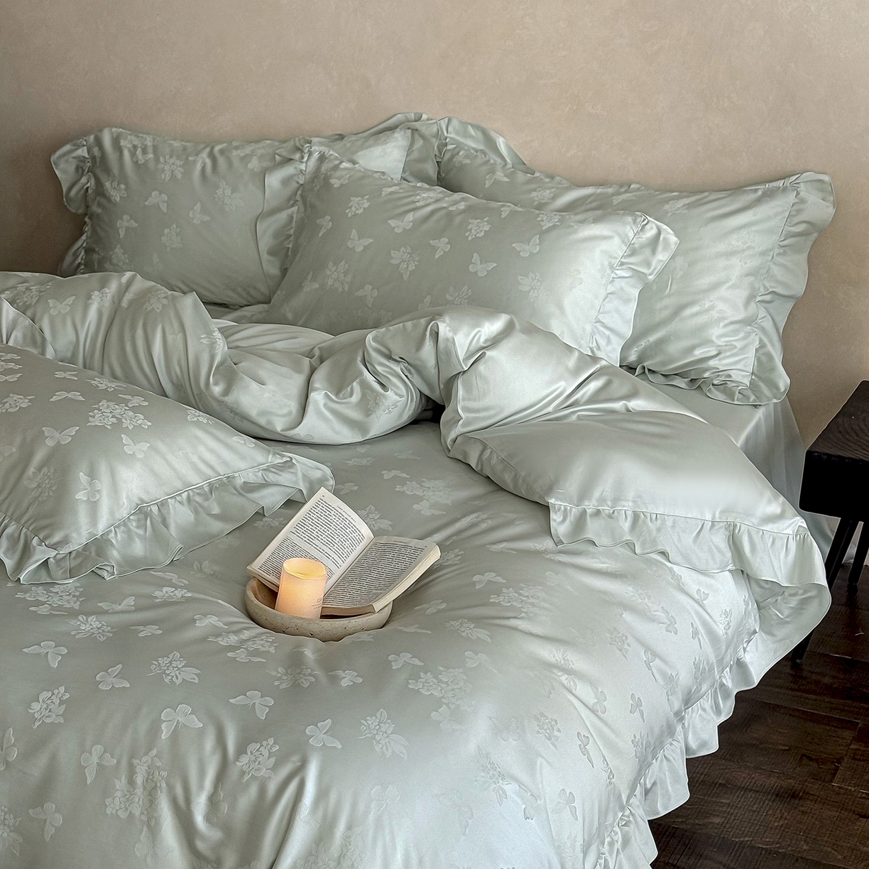 91家纺网 家纺一手货源 找家纺 花时间 2026新款轻法式天丝棉提花四件套-蝶恋花 （会员减10 参与日常超级立减后不低于348/368） 蝶恋花-绿