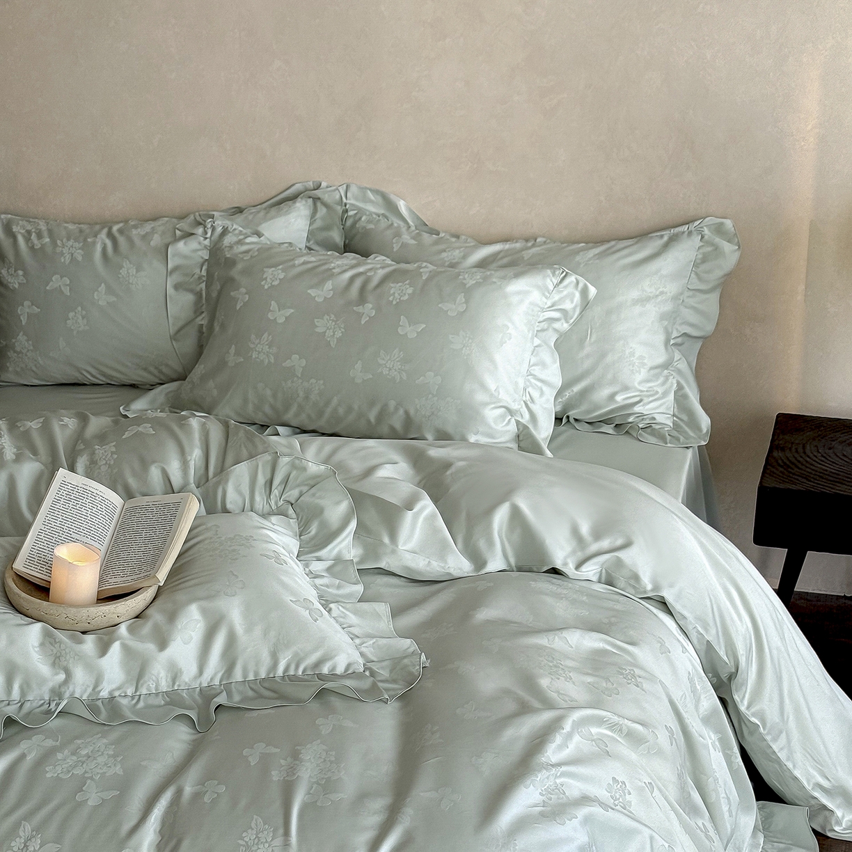 91家纺网 家纺一手货源 找家纺 花时间 2026新款轻法式天丝棉提花四件套-蝶恋花 （会员减10 参与日常超级立减后不低于348/368） 蝶恋花-绿