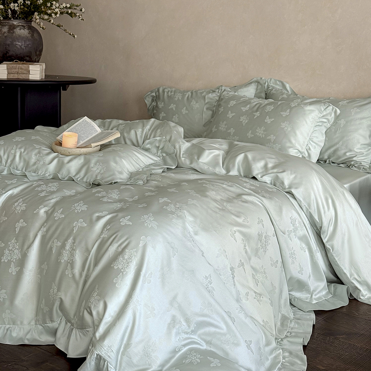 91家纺网 家纺一手货源 找家纺 花时间 2026新款轻法式天丝棉提花四件套-蝶恋花 （会员减10 参与日常超级立减后不低于348/368） 蝶恋花-绿