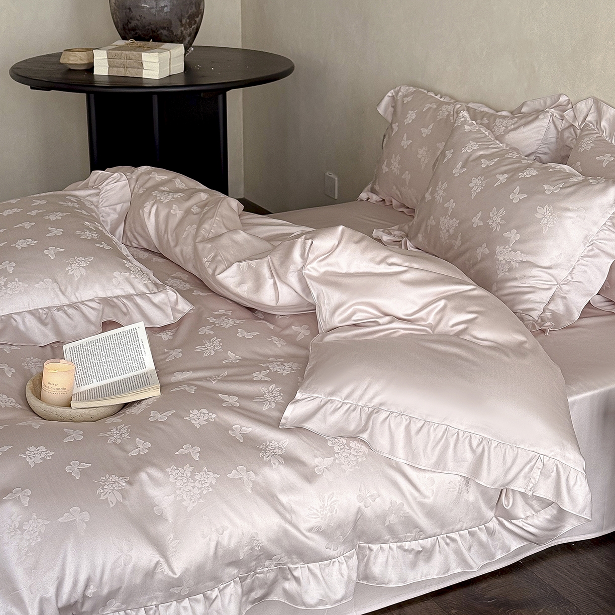 91家纺网 家纺一手货源 找家纺 花时间 2026新款轻法式天丝棉提花四件套-蝶恋花 （会员减10 参与日常超级立减后不低于348/368） 蝶恋花-粉