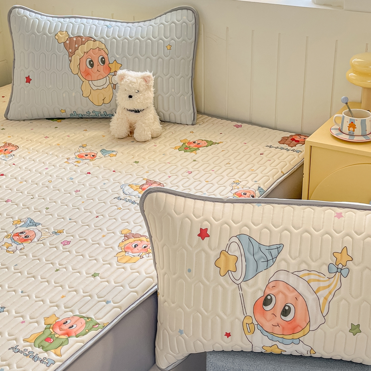 91家纺网 家纺一手货源 找家纺 摩妮卡 2026春夏新款凉感丝印花小清新乳胶凉席席子床笠款三件套 可爱宝宝