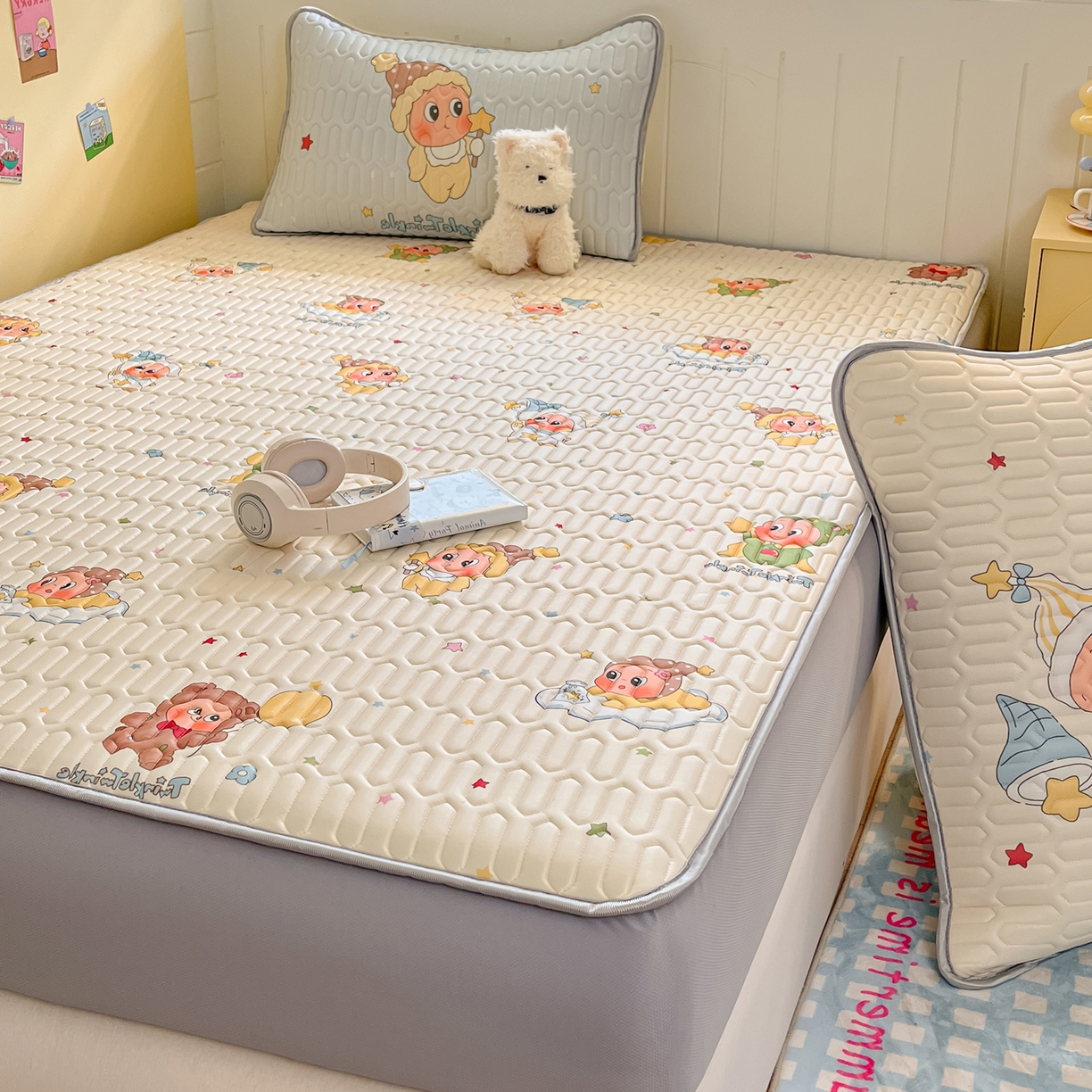 91家纺网 家纺一手货源 找家纺 摩妮卡 2026春夏新款凉感丝印花小清新乳胶凉席席子床笠款三件套 可爱宝宝