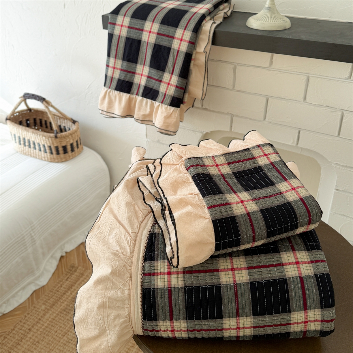 91家纺网 家纺一手货源 找家纺 欣宜家纺 2026新款全棉色织水洗棉床盖三件套 英伦格纹