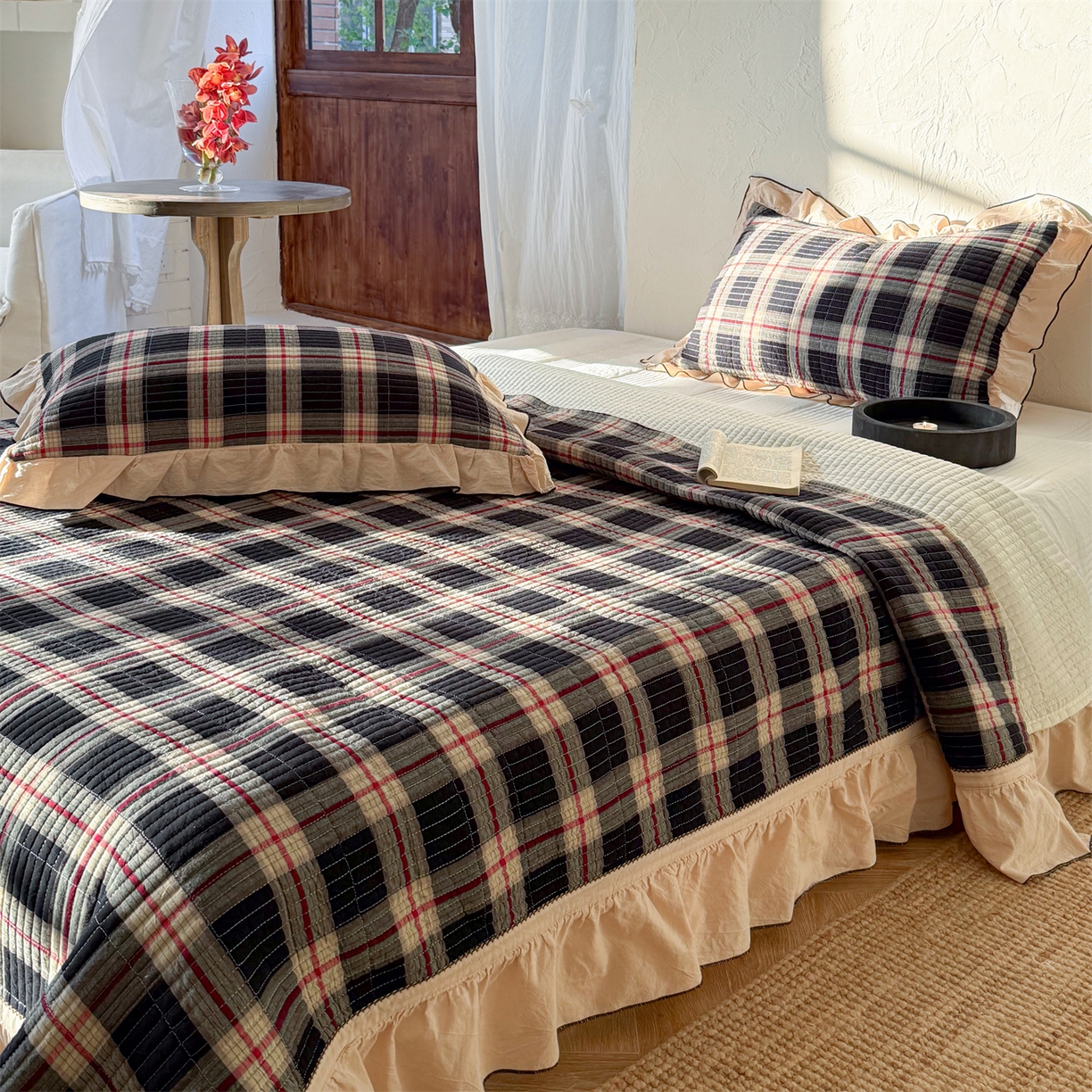 91家纺网 家纺一手货源 找家纺 欣宜家纺 2026新款全棉色织水洗棉床盖三件套 英伦格纹