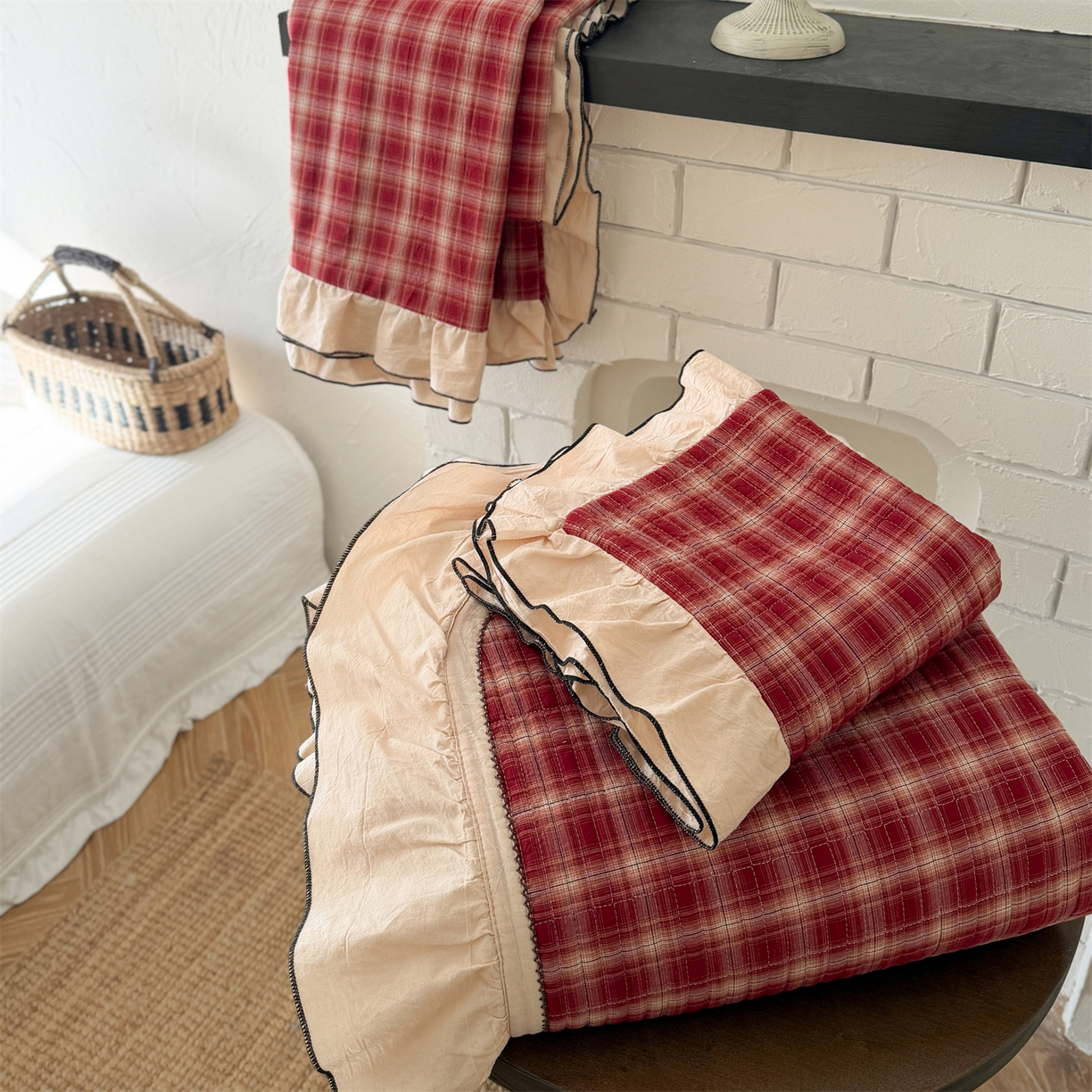 91家纺网 家纺一手货源 找家纺 欣宜家纺 2026新款全棉色织水洗棉床盖三件套 新年红格