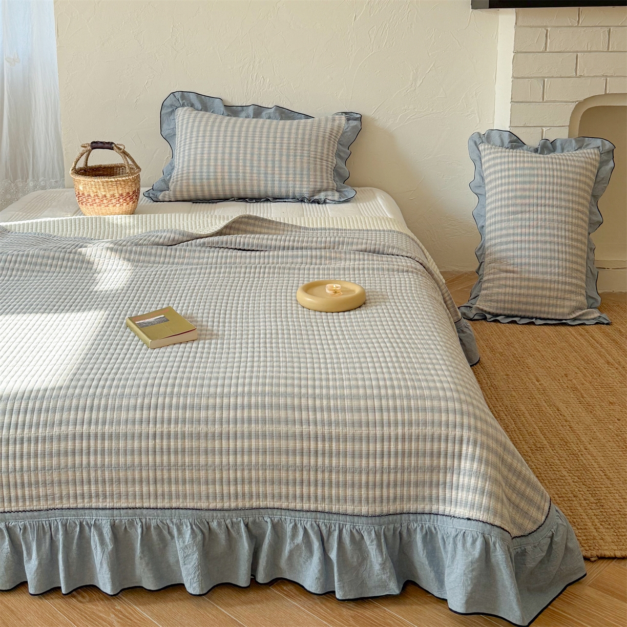 91家纺网 家纺一手货源 找家纺 欣宜家纺 2026新款全棉色织水洗棉床盖三件套 海盐细格