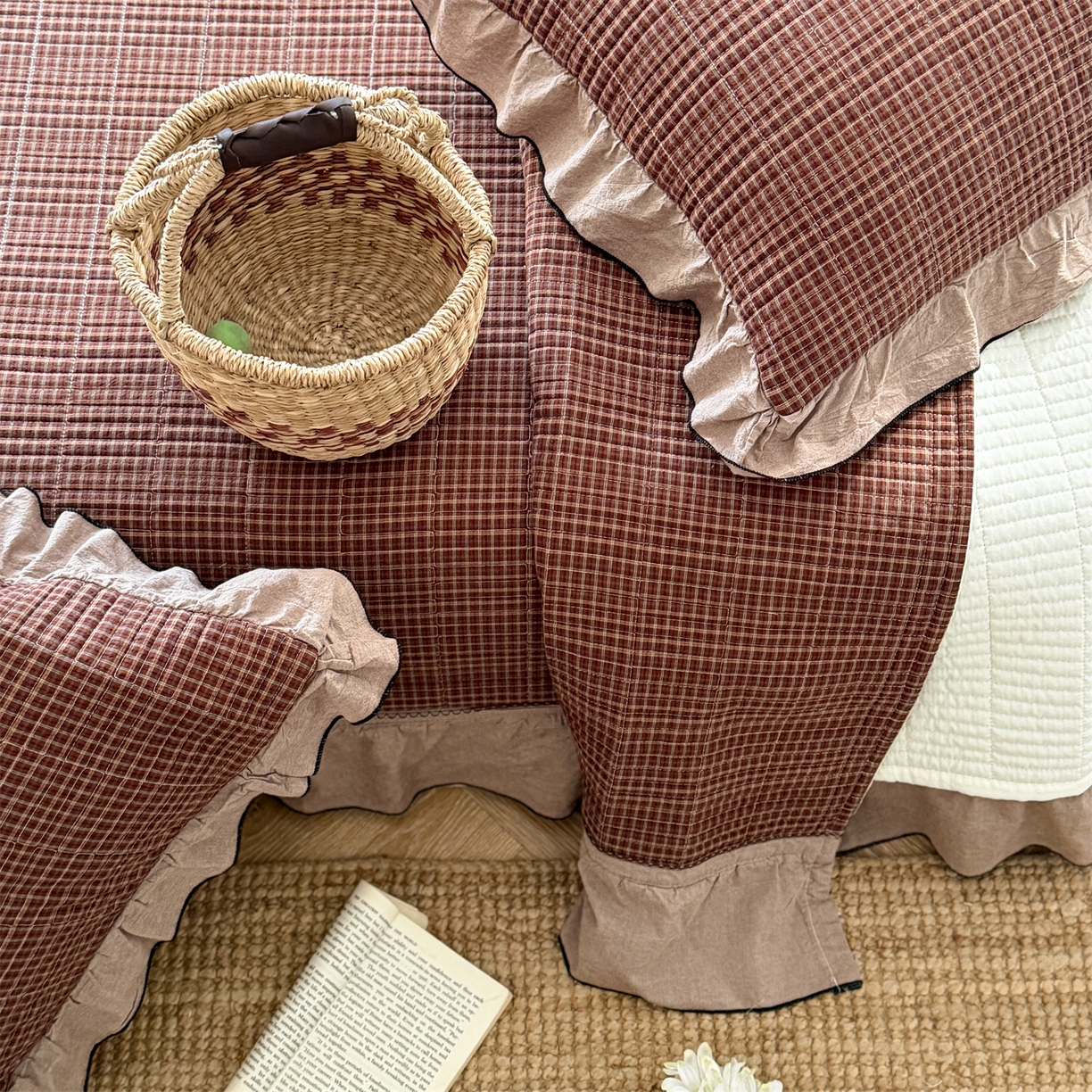 91家纺网 家纺一手货源 找家纺 欣宜家纺 2026新款全棉色织水洗棉床盖三件套 焦糖拿铁