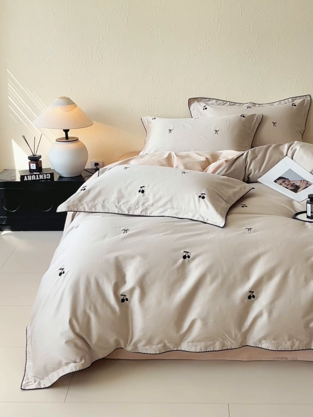 91家纺网 家纺一手货源 找家纺 （总）琪格格纺织 2026新款100s纯棉贡缎纯色长绒棉纯棉樱桃刺绣床上用品四件套