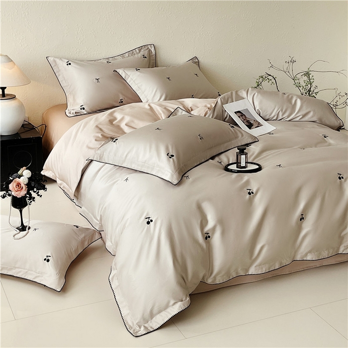 91家纺网 家纺一手货源 找家纺 琪格格纺织 2026新款100s纯棉贡缎纯色长绒棉纯棉樱桃刺绣床上用品四件套 黑樱小甜-香槟