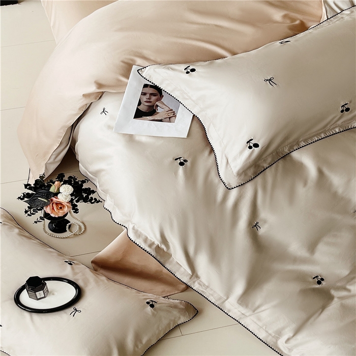 91家纺网 家纺一手货源 找家纺 琪格格纺织 2026新款100s纯棉贡缎纯色长绒棉纯棉樱桃刺绣床上用品四件套 黑樱小甜-香槟