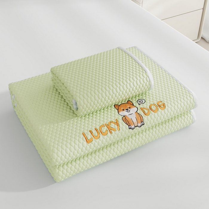 91家纺网 家纺一手货源 找家纺 好福居 2026新款PE冰豆豆席-床笠款-床席款凉席三件套 幸运小狗-绿床笠款