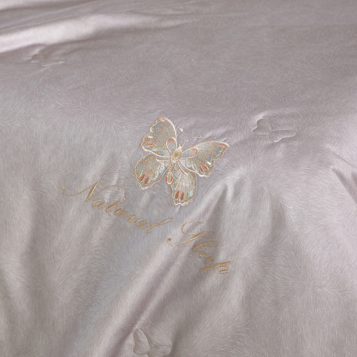 91家纺网 家纺一手货源 找家纺 栩裕纺织 2026新款夏被四件套-琉光 烟灰粉