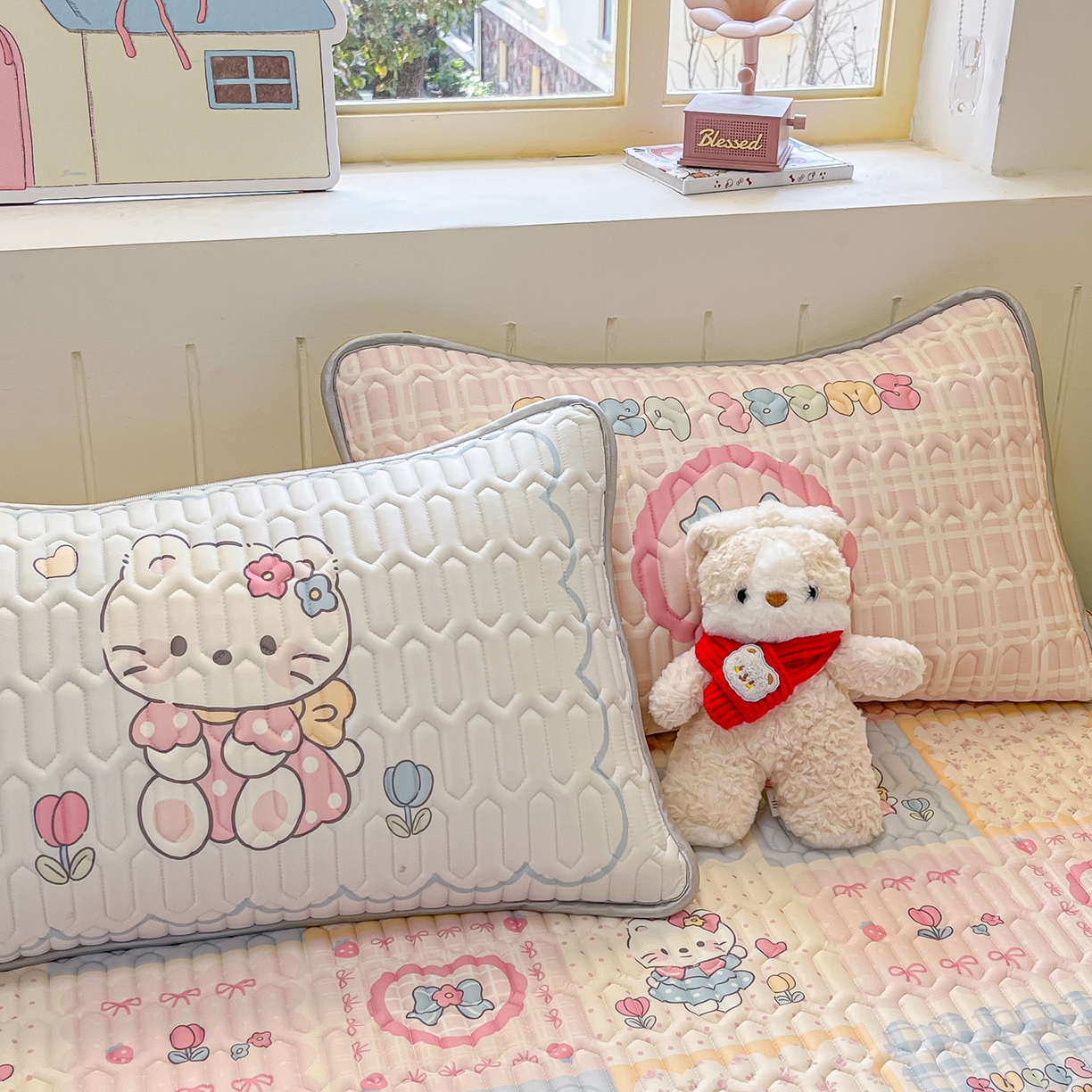 91家纺网 家纺一手货源 找家纺 摩妮卡 2026春夏新款凉感丝印花小清新乳胶凉席席子床笠款三件套 猫猫手账