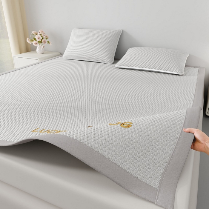 91家纺网 家纺一手货源 找家纺 好福居 2026新款PE冰豆豆席-床笠款-床席款凉席三件套 幸运小狗-灰床席款