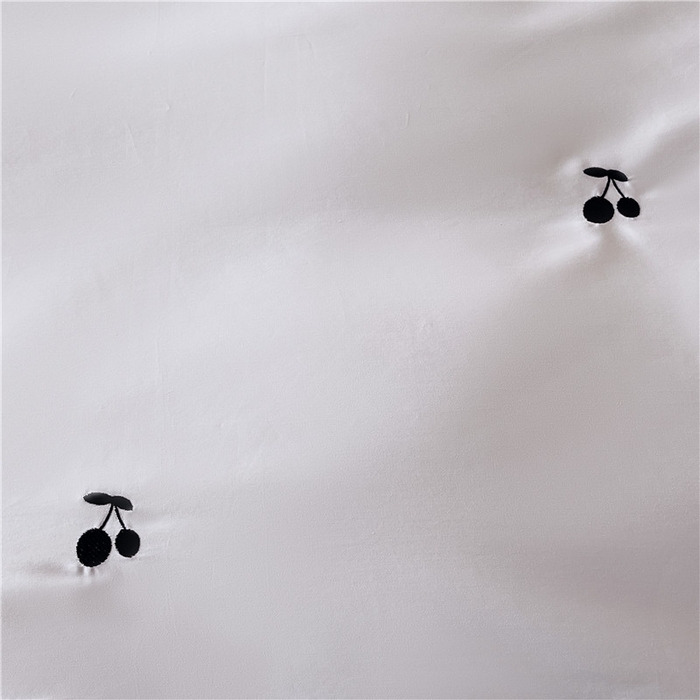 91家纺网 家纺一手货源 找家纺 琪格格纺织 2026新款100s纯棉贡缎纯色长绒棉纯棉樱桃刺绣床上用品四件套 黑樱小甜-烟紫