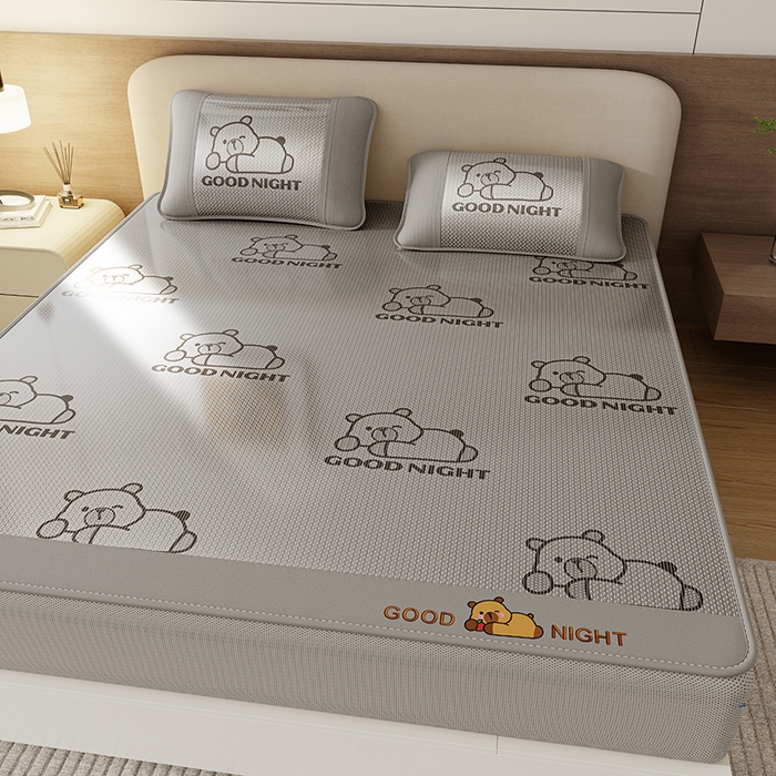 91家纺网 家纺一手货源 找家纺 好福居 2026新款冰藤刺绣凉感席凉席-卡皮巴拉款-小熊款 冰藤卡皮巴拉-灰-床笠款