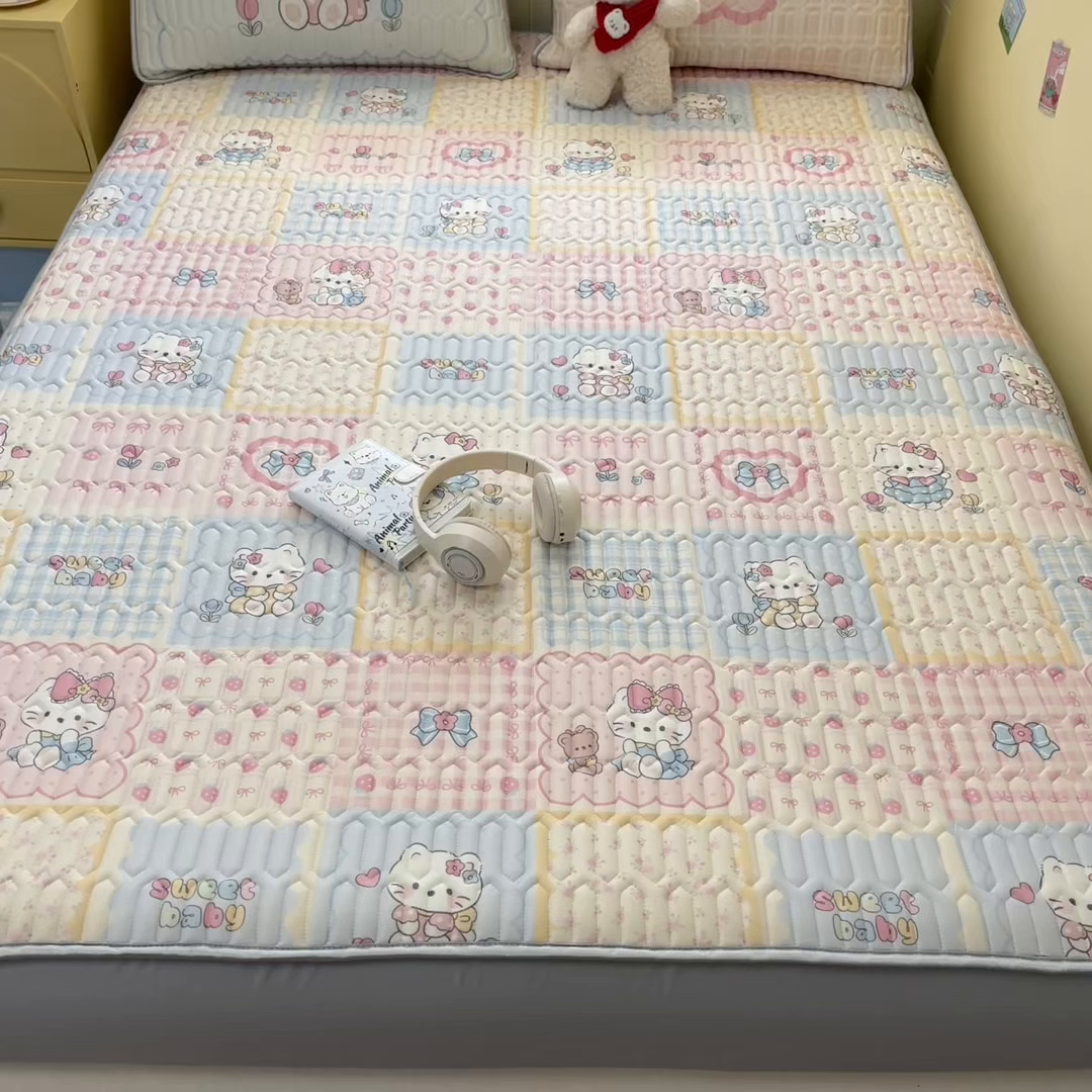 91家纺网 家纺一手货源 找家纺 摩妮卡 2026春夏新款凉感丝印花小清新乳胶凉席席子床笠款三件套 猫猫手账