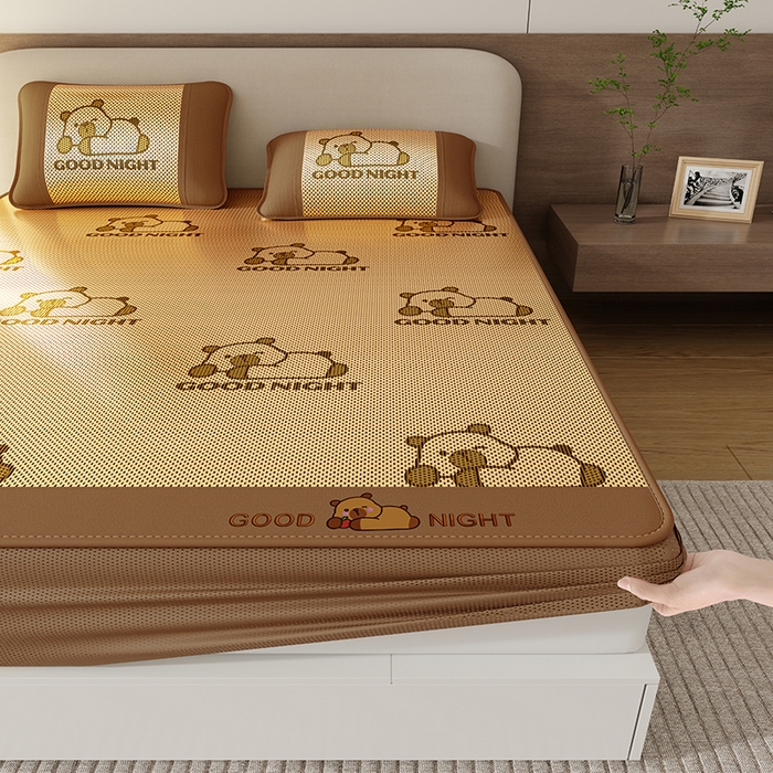 91家纺网 家纺一手货源 找家纺 好福居 2026新款冰藤刺绣凉感席凉席-卡皮巴拉款-小熊款 冰藤卡皮巴拉-咖-床笠款