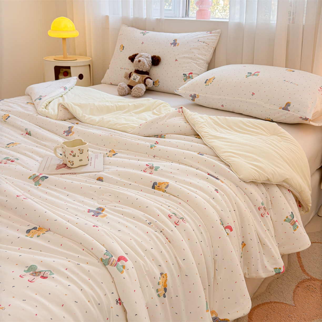 91家纺网 家纺一手货源 找家纺 景眠 2026新款凉感丝印花仿锦氨大豆夏被夏凉被空调被 犬马之恋