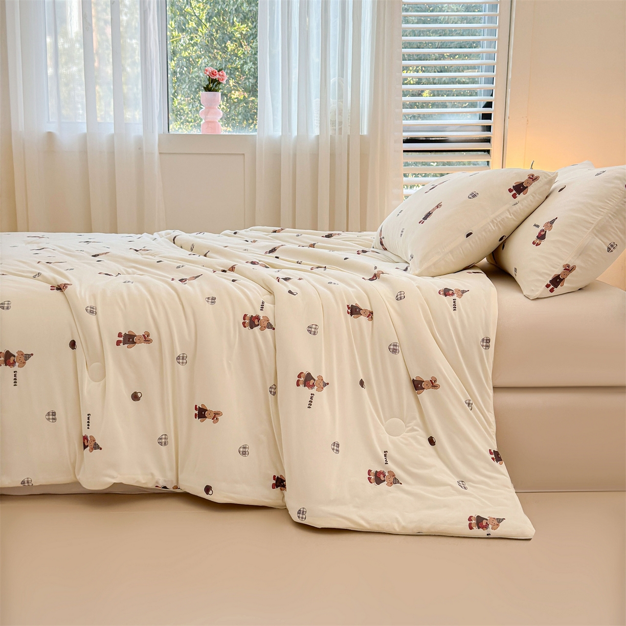 91家纺网 家纺一手货源 找家纺 景眠 2026新款凉感丝印花仿锦氨大豆夏被夏凉被空调被 甜心小熊