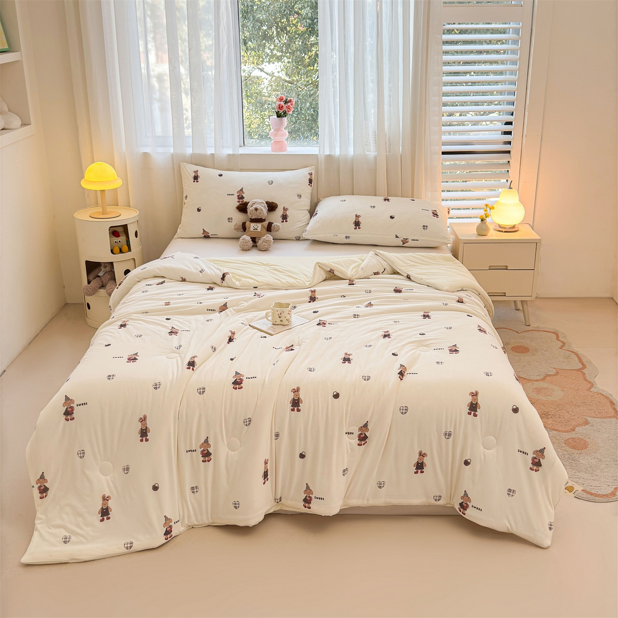 91家纺网 家纺一手货源 找家纺 景眠 2026新款凉感丝印花仿锦氨大豆夏被夏凉被空调被 甜心小熊