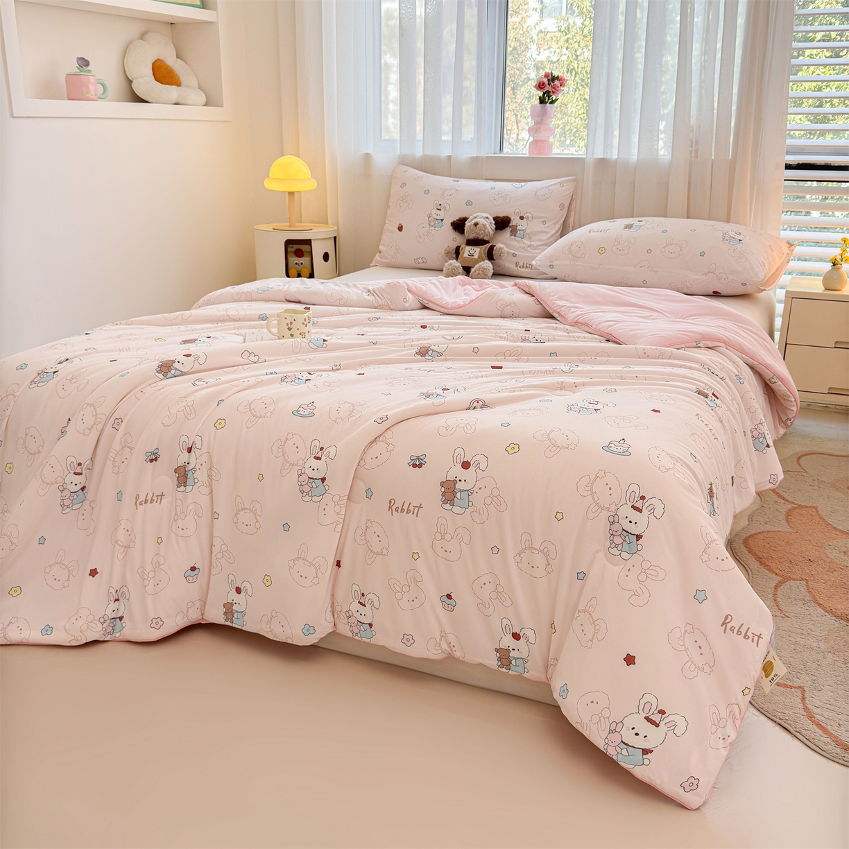 91家纺网 家纺一手货源 找家纺 景眠 2026新款凉感丝印花仿锦氨大豆夏被夏凉被空调被 樱桃兔