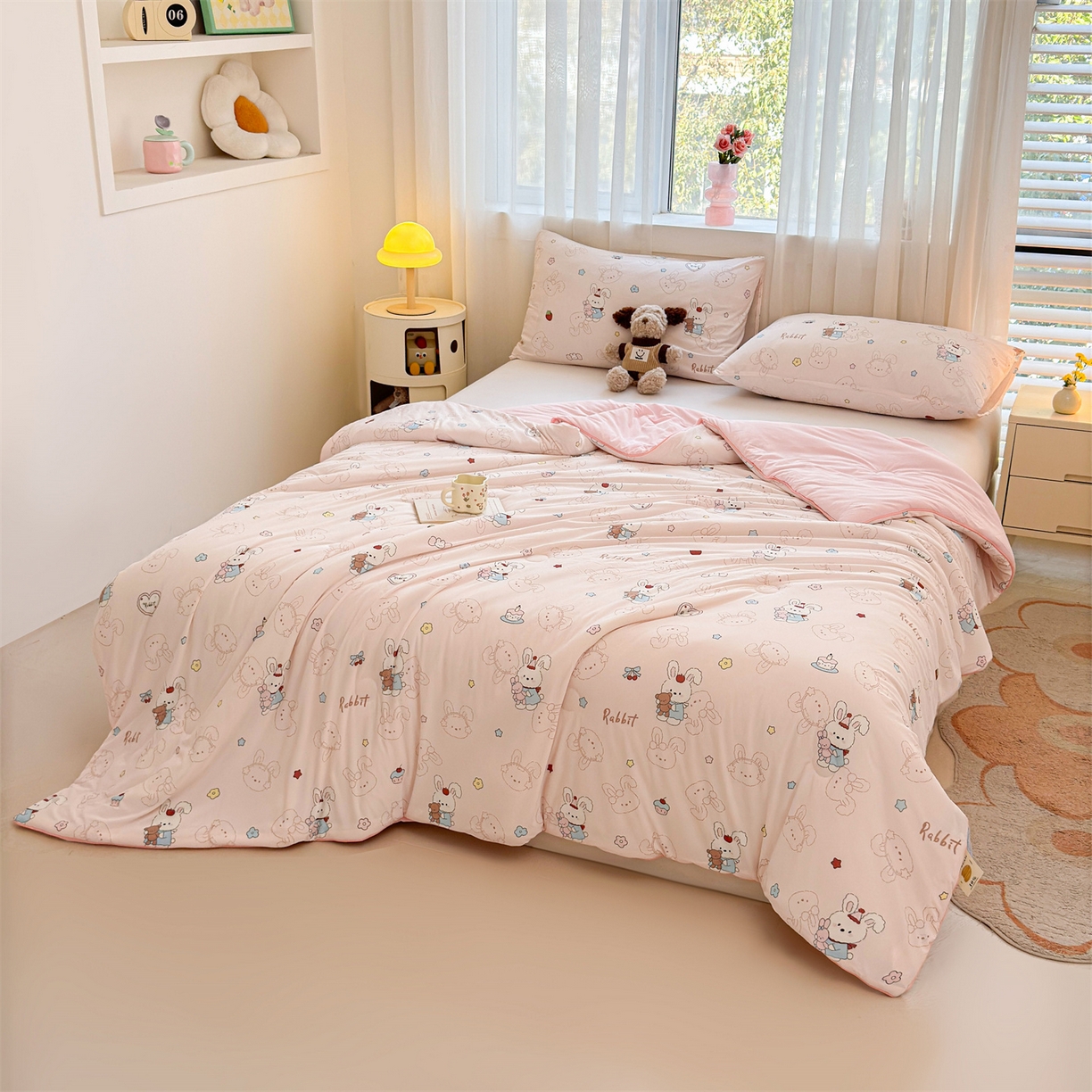 91家纺网 家纺一手货源 找家纺 景眠 2026新款凉感丝印花仿锦氨大豆夏被夏凉被空调被 樱桃兔