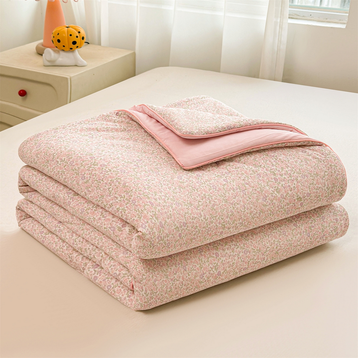 91家纺网 家纺一手货源 找家纺 景眠 2026新款凉感丝印花仿锦氨大豆夏被夏凉被空调被 夏日铃兰