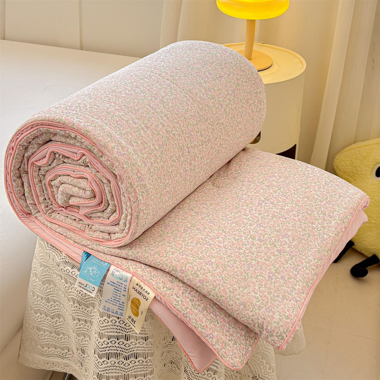 91家纺网 家纺一手货源 找家纺 景眠 2026新款凉感丝印花仿锦氨大豆夏被夏凉被空调被 夏日铃兰