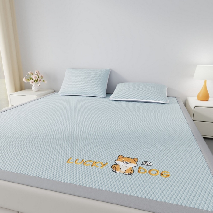 91家纺网 家纺一手货源 找家纺 好福居 2026新款PE冰豆豆席-床笠款-床席款凉席三件套 幸运小狗-蓝床席款