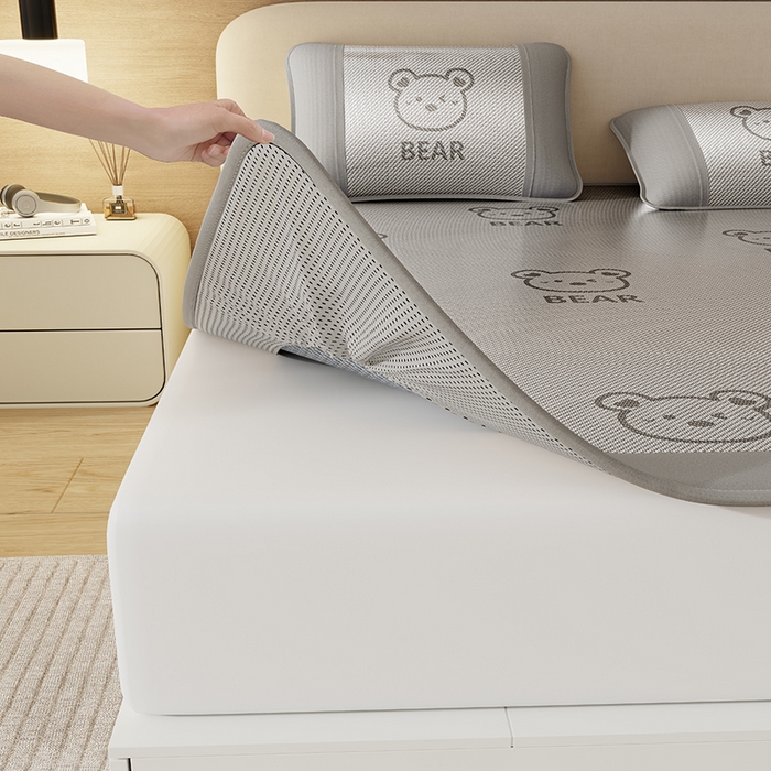 91家纺网 家纺一手货源 找家纺 好福居 2026新款冰藤刺绣凉感席凉席-卡皮巴拉款-小熊款 冰藤小熊-灰-床笠款