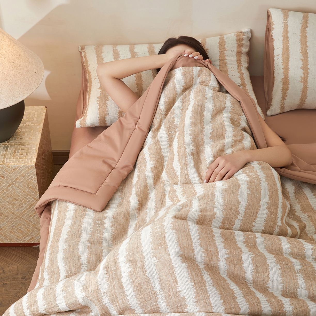 91家纺网 家纺一手货源 找家纺 （总）吾秀家居 2026新款全棉纯棉大提花新疆棉花夏被夏凉被空调被四件套-律动