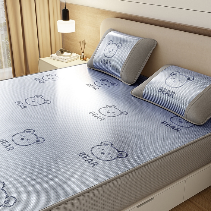 91家纺网 家纺一手货源 找家纺 好福居 2026新款冰藤刺绣凉感席凉席-卡皮巴拉款-小熊款 冰藤小熊-蓝-床笠款