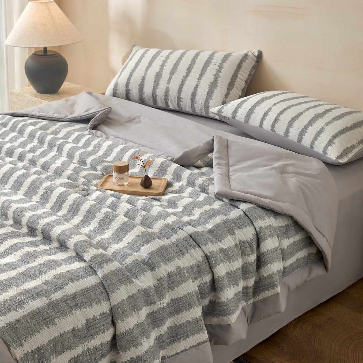 91家纺网 家纺一手货源 找家纺 吾秀家居 2026新款全棉纯棉大提花新疆棉花夏被夏凉被空调被四件套-律动 律动-深灰