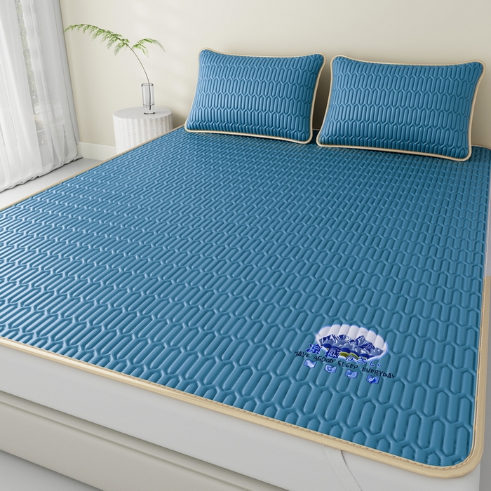 91家纺网 家纺一手货源 找家纺 家品罗兰 2026新款夏季A类乳胶冰丝席纯色家用双人冰丝席宿舍席子软可机洗折叠床单软垫床垫夏天空调席两三件套 富士山-典雅蓝