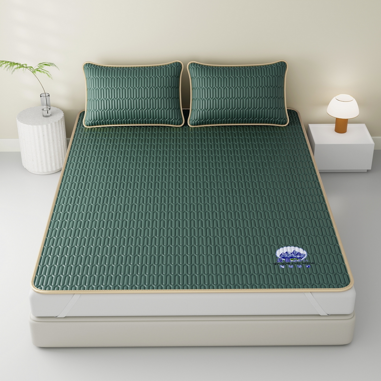 91家纺网 家纺一手货源 找家纺 家品罗兰 2026新款夏季A类乳胶冰丝席纯色家用双人冰丝席宿舍席子软可机洗折叠床单软垫床垫夏天空调席两三件套 富士山-墨绿