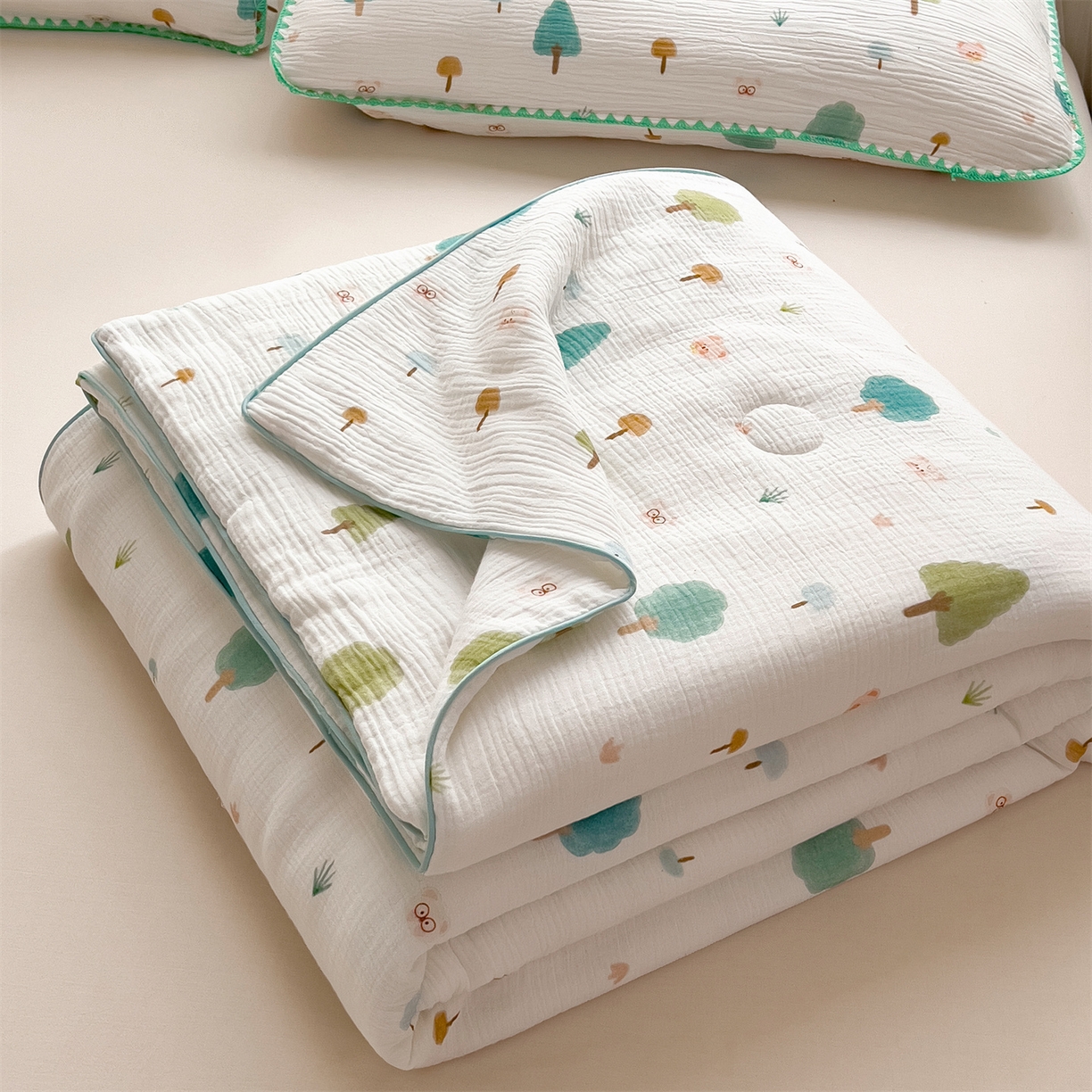 91家纺网 家纺一手货源 找家纺 兄弟坊 2026春夏新款全棉纯棉印花双层皱皱纱(滚边款)夏被纱布夏凉被午睡被盖毯夏凉被 青芽夏