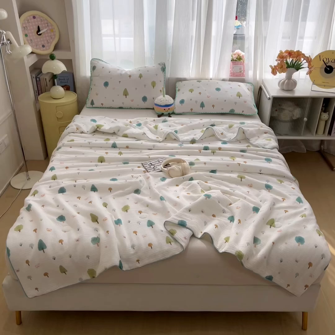 91家纺网 家纺一手货源 找家纺 兄弟坊 2026春夏新款全棉纯棉印花双层皱皱纱(滚边款)夏被纱布夏凉被午睡被盖毯夏凉被 青芽夏