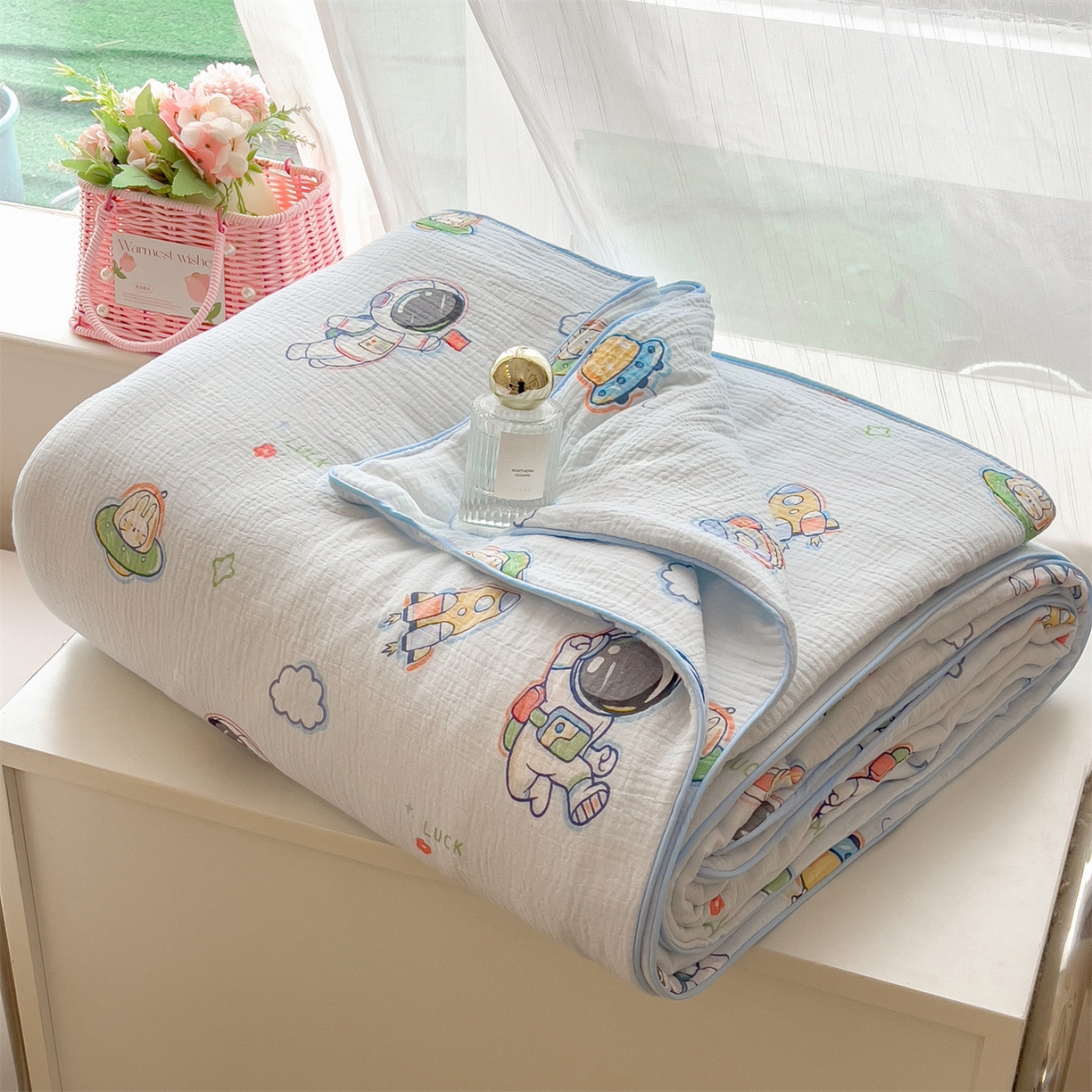 91家纺网 家纺一手货源 找家纺 兄弟坊 2026春夏新款全棉纯棉印花双层皱皱纱(滚边款)夏被纱布夏凉被午睡被盖毯夏凉被 穹宇梦