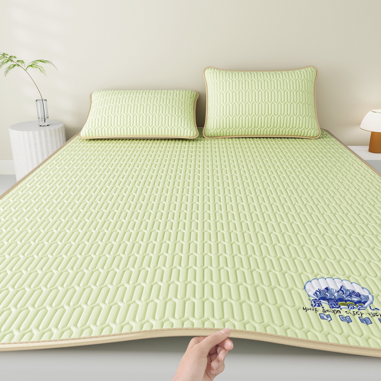 91家纺网 家纺一手货源 找家纺 家品罗兰 2026新款夏季A类乳胶冰丝席纯色家用双人冰丝席宿舍席子软可机洗折叠床单软垫床垫夏天空调席两三件套 富士山-果绿