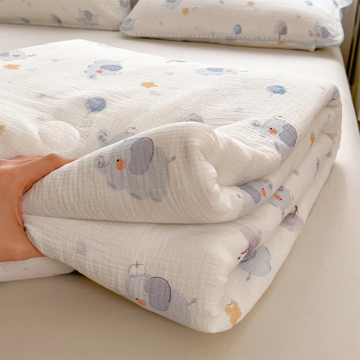 91家纺网 家纺一手货源 找家纺 兄弟坊 2026春夏新款全棉纯棉印花双层皱皱纱(滚边款)夏被纱布夏凉被午睡被盖毯夏凉被 象星语