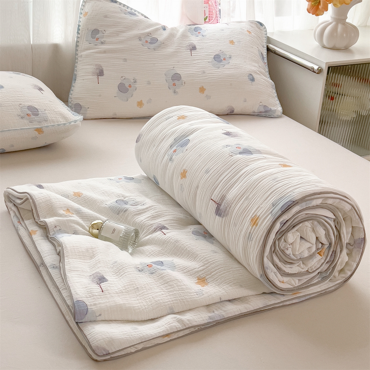 91家纺网 家纺一手货源 找家纺 兄弟坊 2026春夏新款全棉纯棉印花双层皱皱纱(滚边款)夏被纱布夏凉被午睡被盖毯夏凉被 象星语