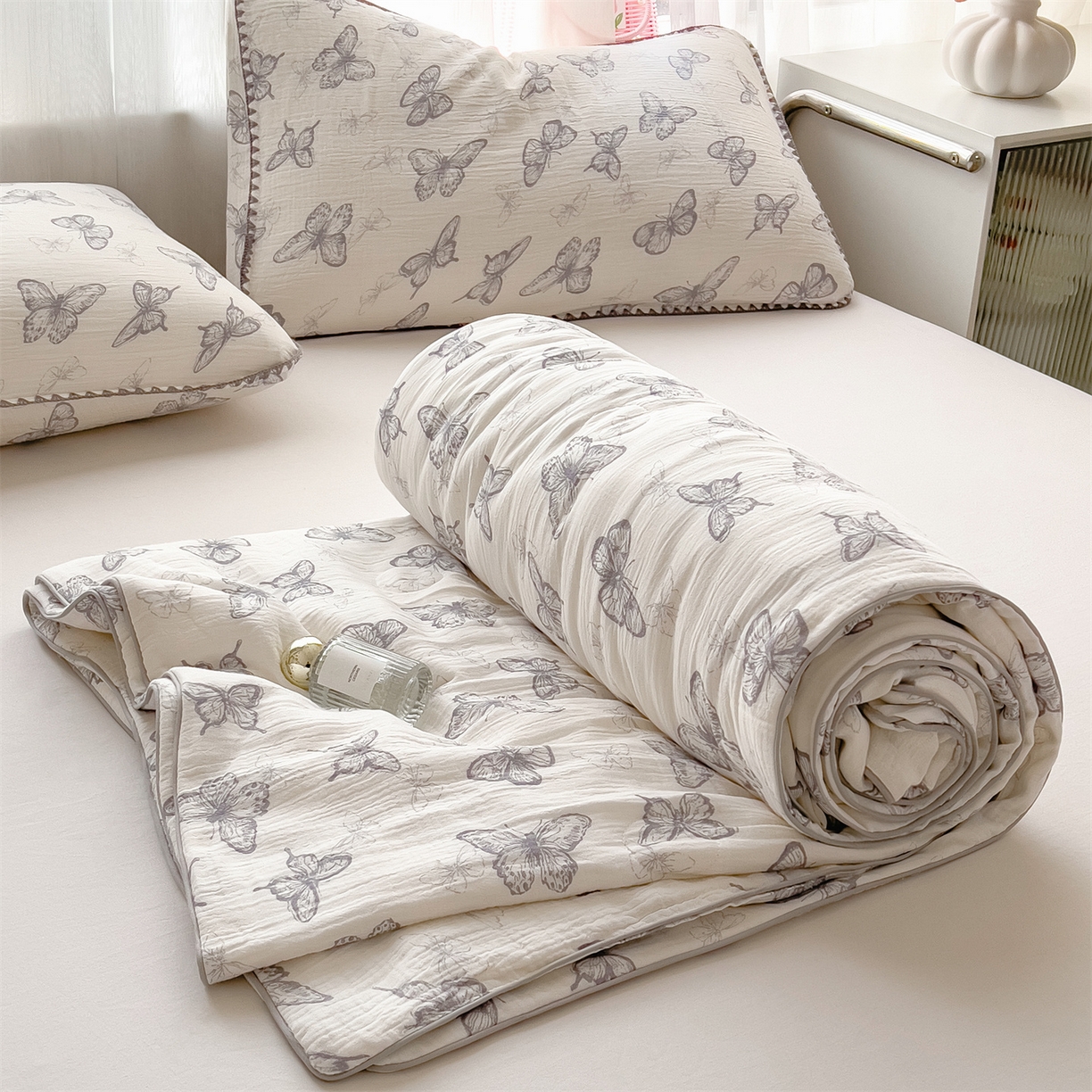 91家纺网 家纺一手货源 找家纺 兄弟坊 2026春夏新款全棉纯棉印花双层皱皱纱(滚边款)夏被纱布夏凉被午睡被盖毯夏凉被 云间羽