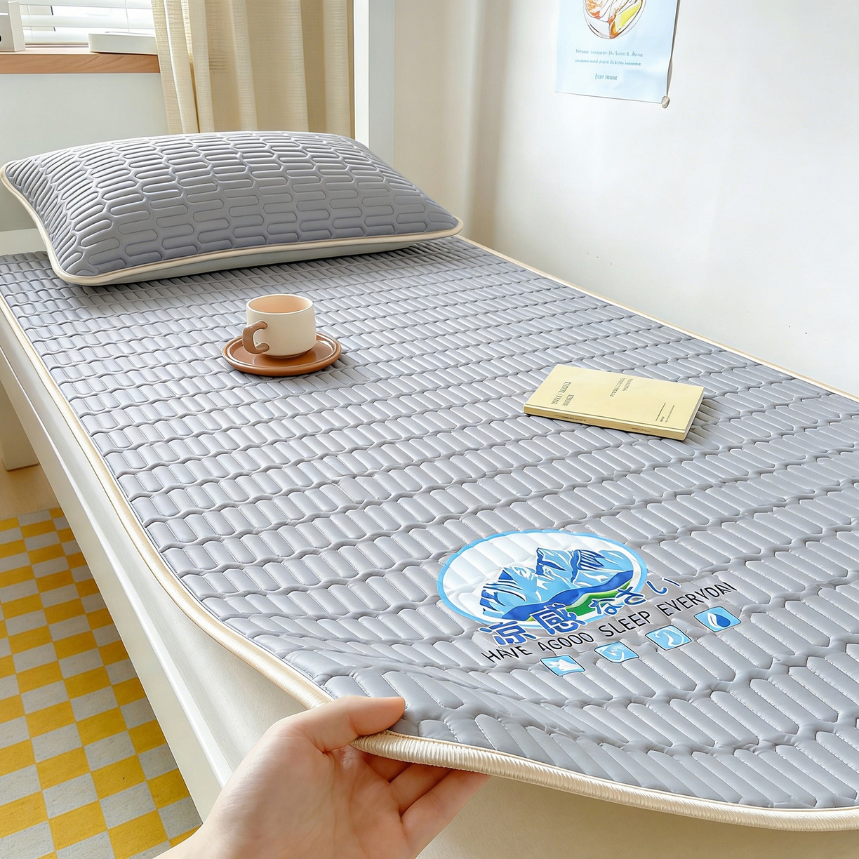 91家纺网 家纺一手货源 找家纺 家品罗兰 2026新款夏季A类乳胶冰丝席纯色冰丝凉席宿舍单人席子软可机洗可折叠床单软垫床垫夏天空调席两三件套 富士山银灰