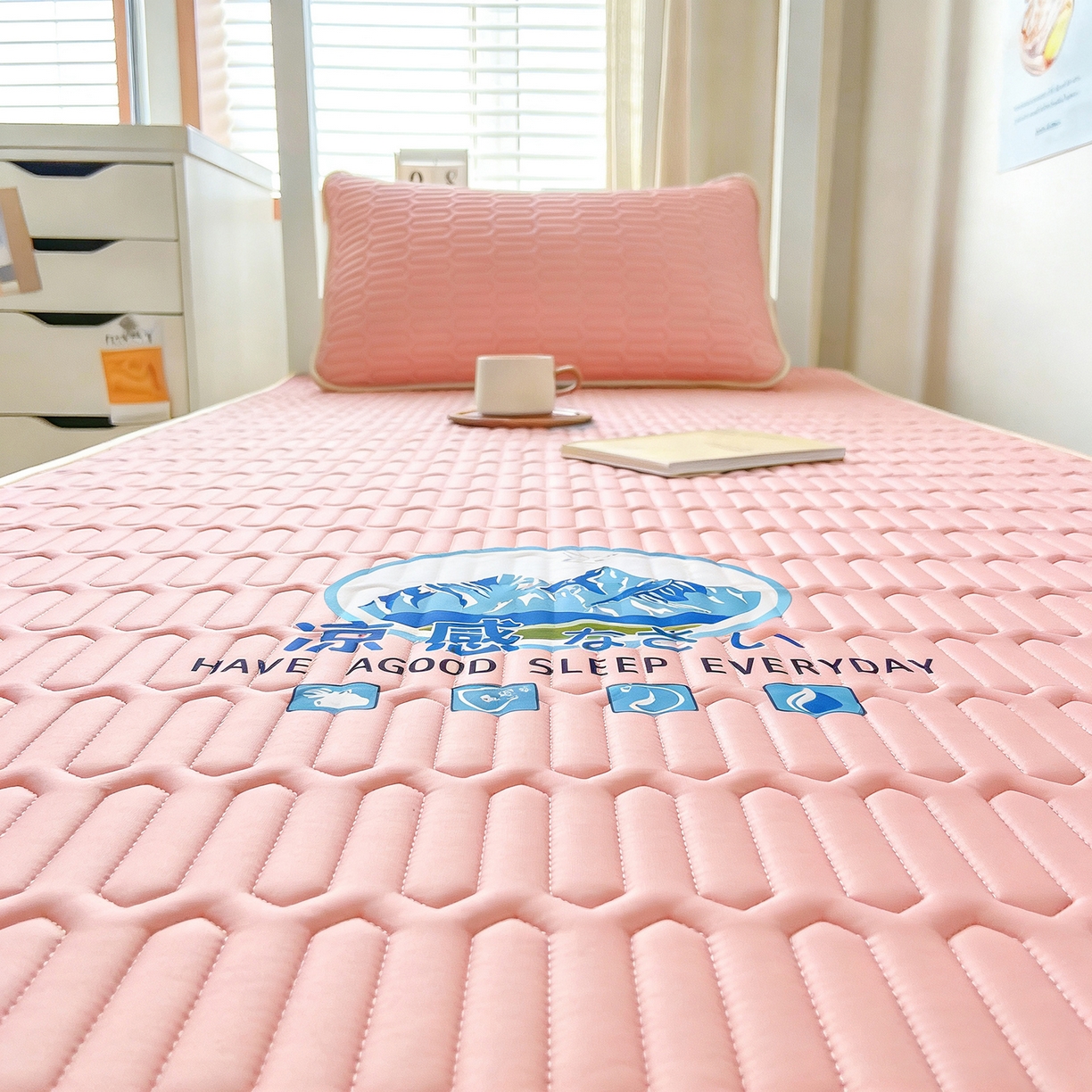 91家纺网 家纺一手货源 找家纺 家品罗兰 2026新款夏季A类乳胶冰丝席纯色冰丝凉席宿舍单人席子软可机洗可折叠床单软垫床垫夏天空调席两三件套 富士山玉色