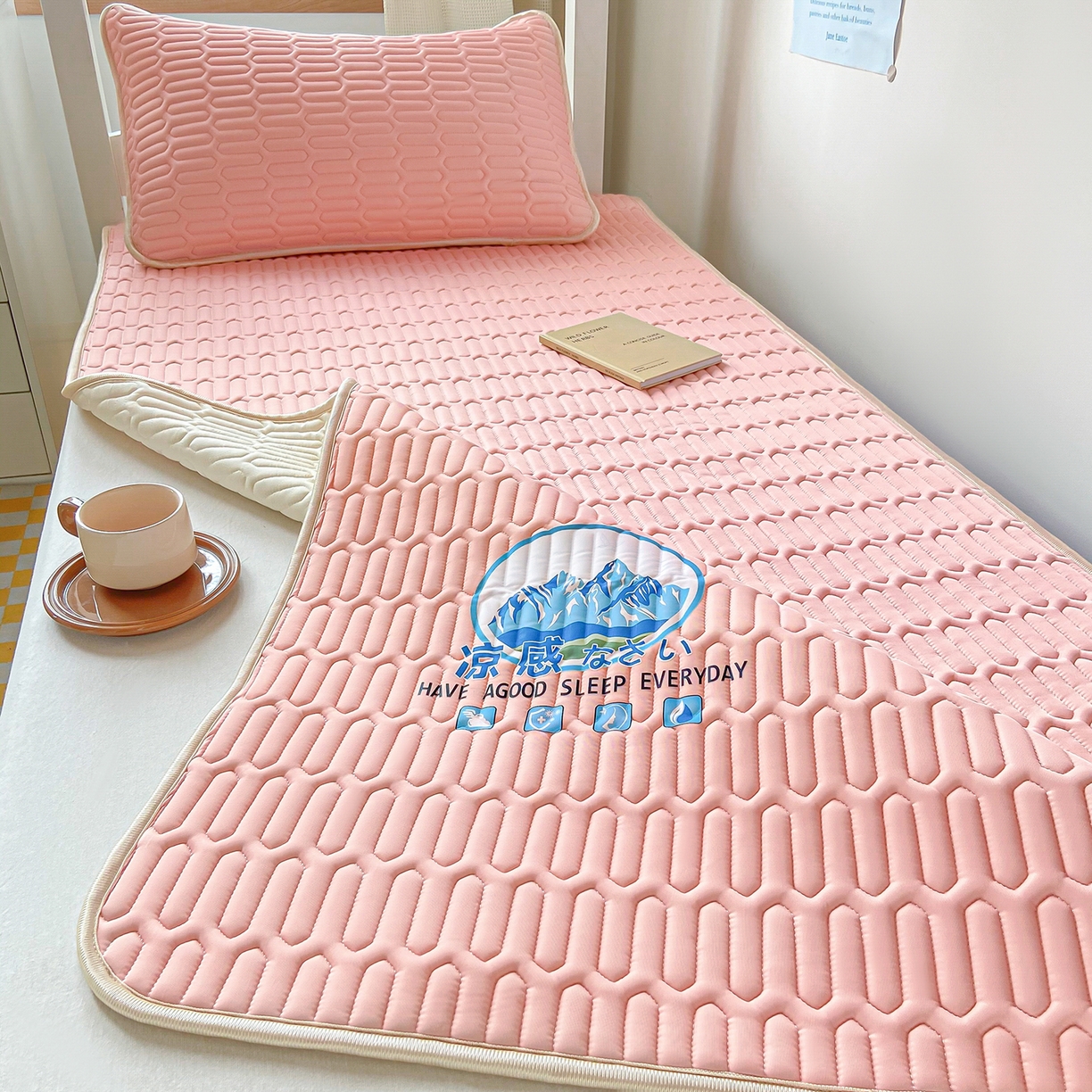 91家纺网 家纺一手货源 找家纺 家品罗兰 2026新款夏季A类乳胶冰丝席纯色冰丝凉席宿舍单人席子软可机洗可折叠床单软垫床垫夏天空调席两三件套 富士山玉色